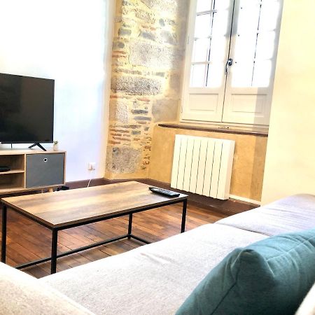 טול Appartement De Charme Dans Le Quartier Historique מראה חיצוני תמונה